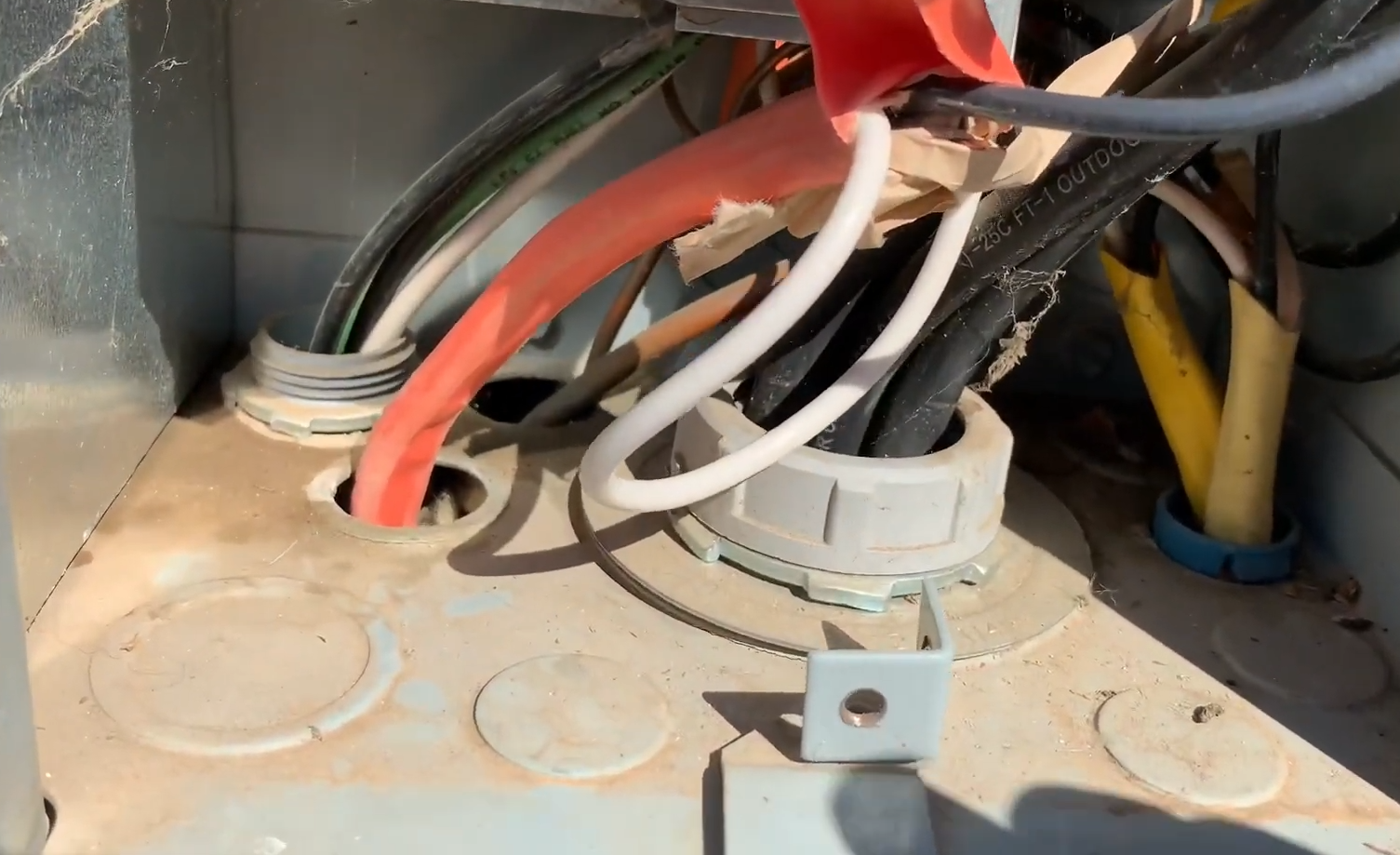 What Size Wire for a 30Amp Breaker? ElectronicsHacks