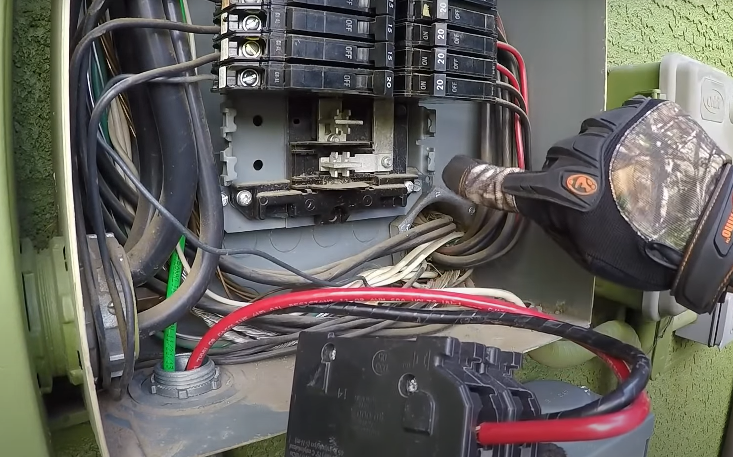 What Size Wire for a 50Amp Breaker? ElectronicsHacks