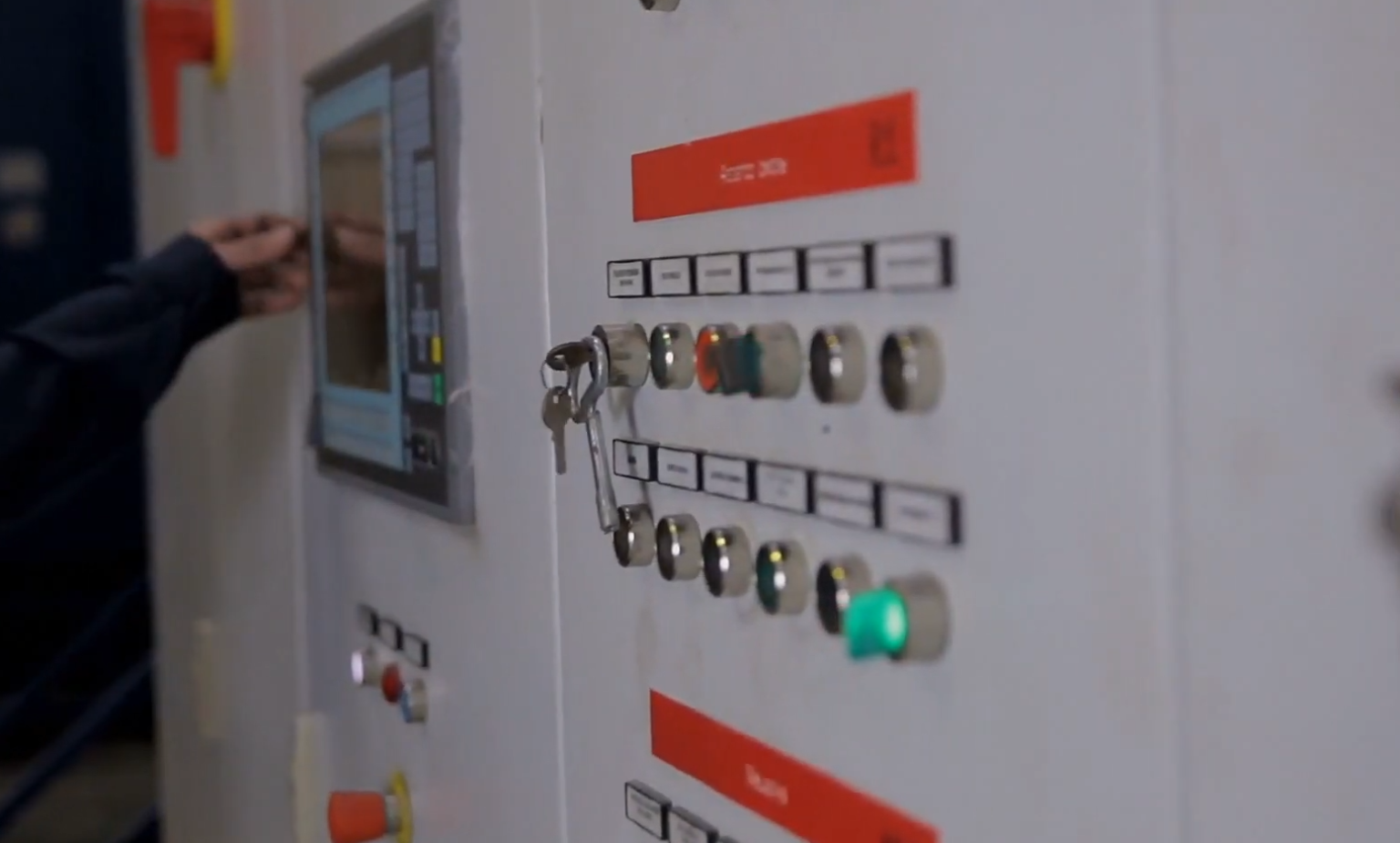 Will Nitrile Gloves Prevent Electric Shock? ElectronicsHacks