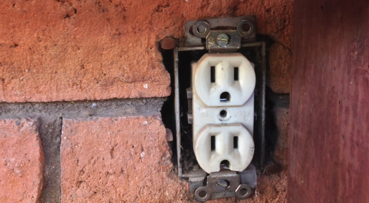 How to Extend an Electrical Outlet? ElectronicsHacks