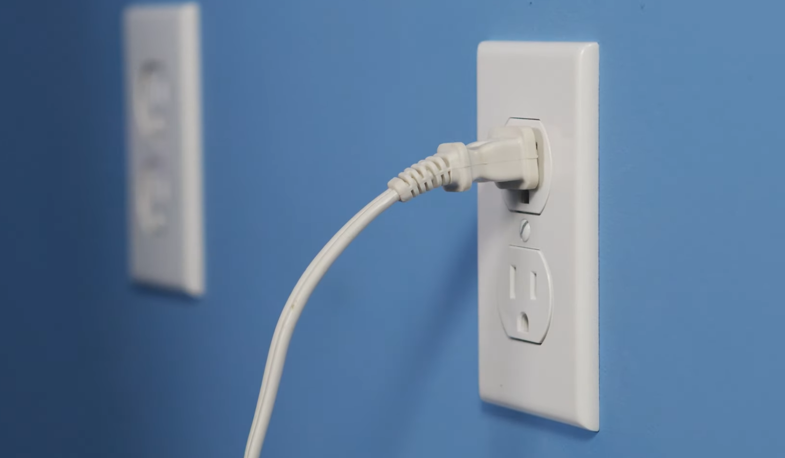 How to Fix a Loose Electrical Outlet? ElectronicsHacks