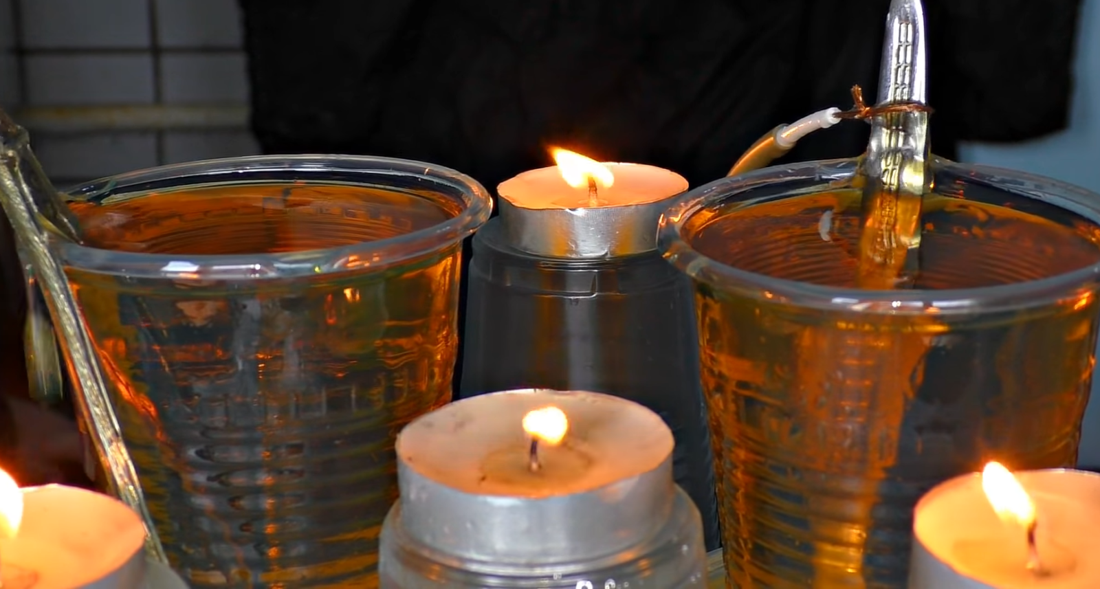 Is Oil Conductive? ElectronicsHacks