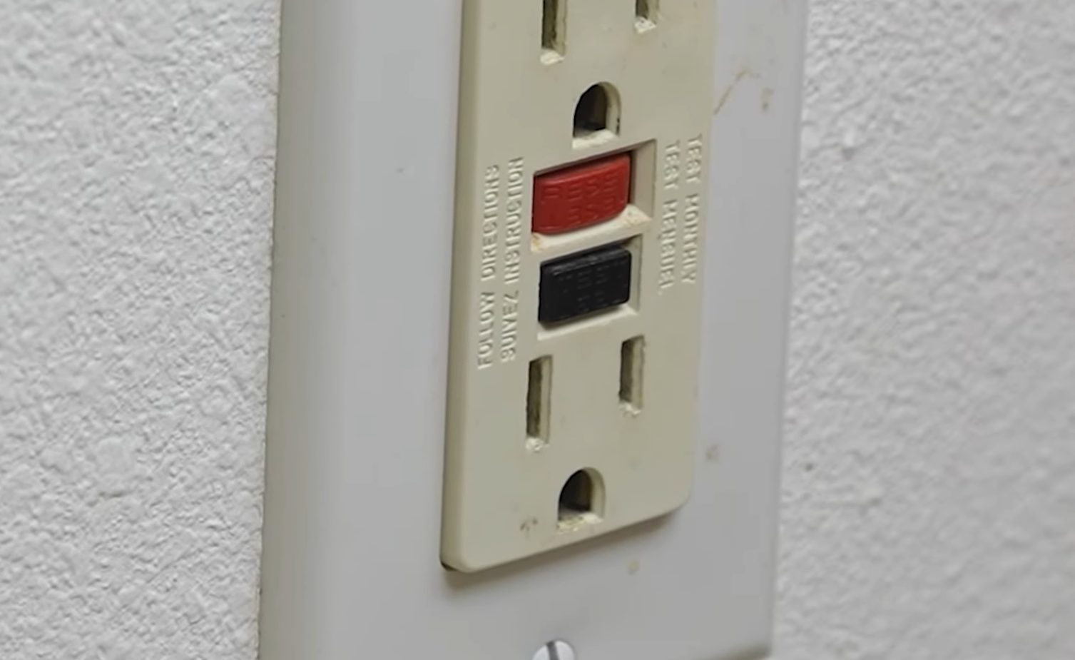 Why Would an Electrical Outlet Stop Working? ElectronicsHacks