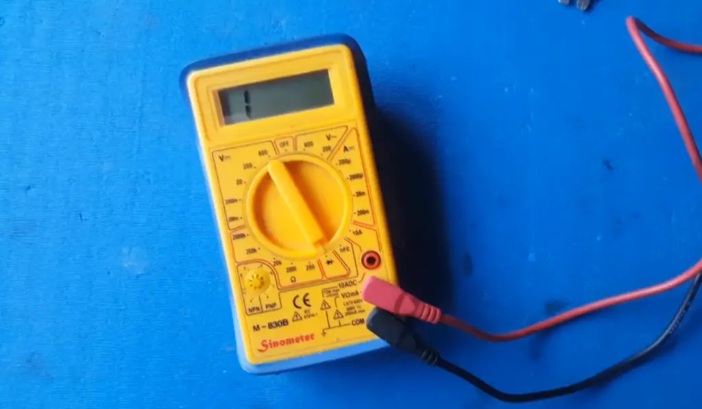 Safety Precautions When Connecting the Voltmeter