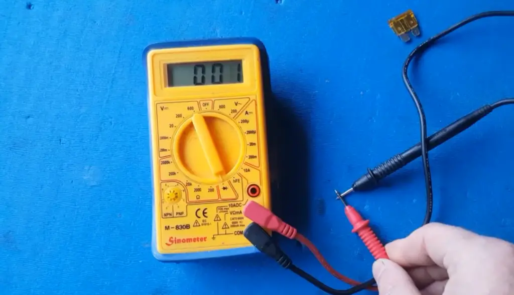 Connecting a Voltmeter: