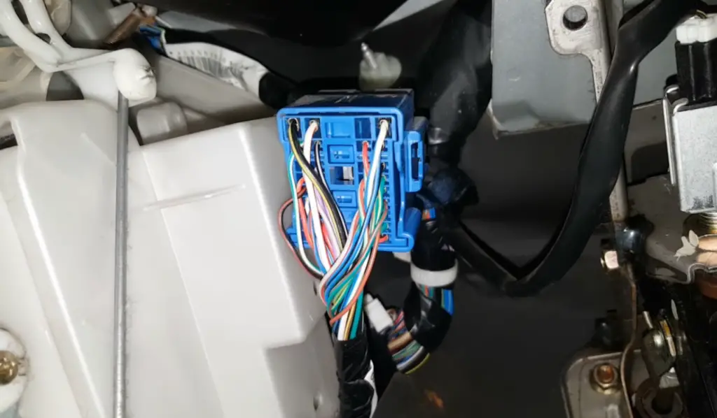 Safety Precautions When Connecting the Voltmeter