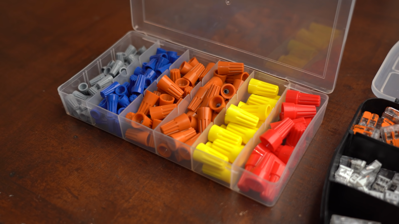 How Many 14 Gauge Wires in a Red Wire Nut? ElectronicsHacks