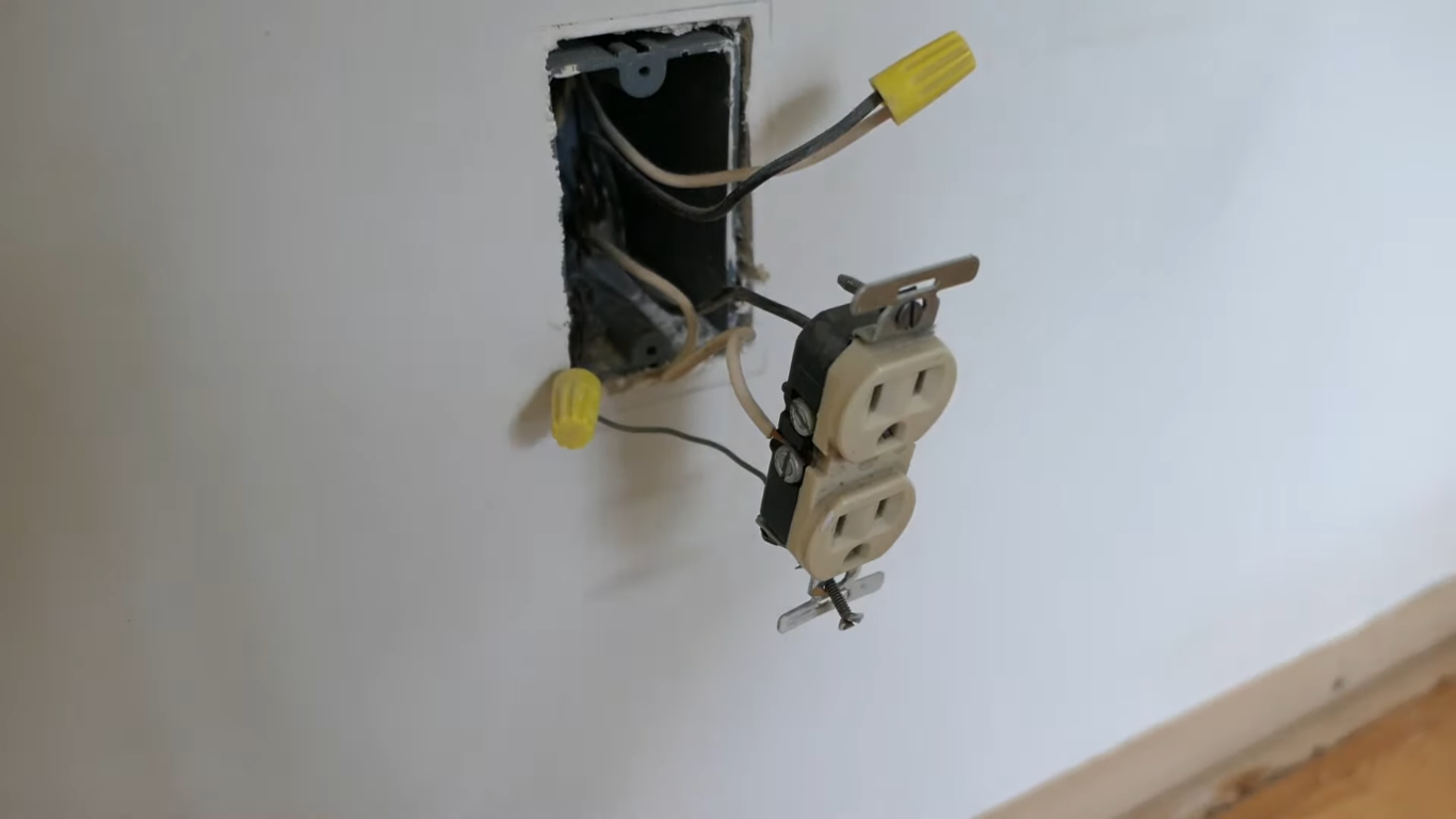 How to Make a Switched Outlet Hot All the Time? ElectronicsHacks
