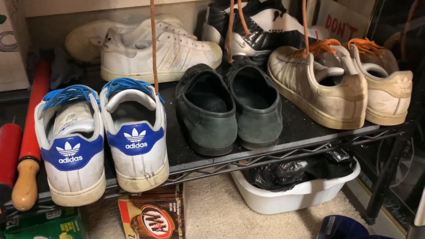 What Do Electricians Wear? ElectronicsHacks