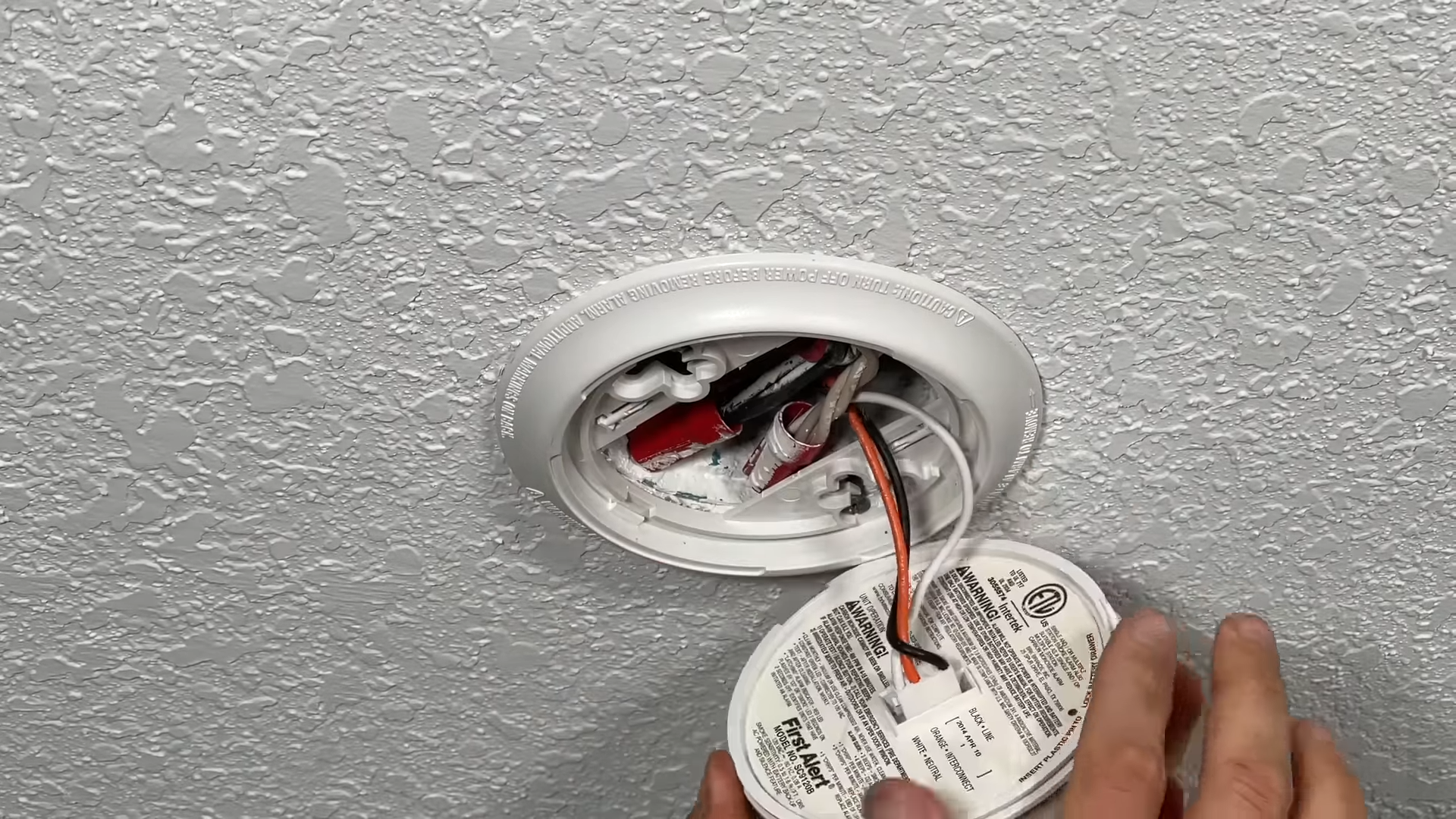 Can You Unplug a HardWired Smoke Detector? ElectronicsHacks