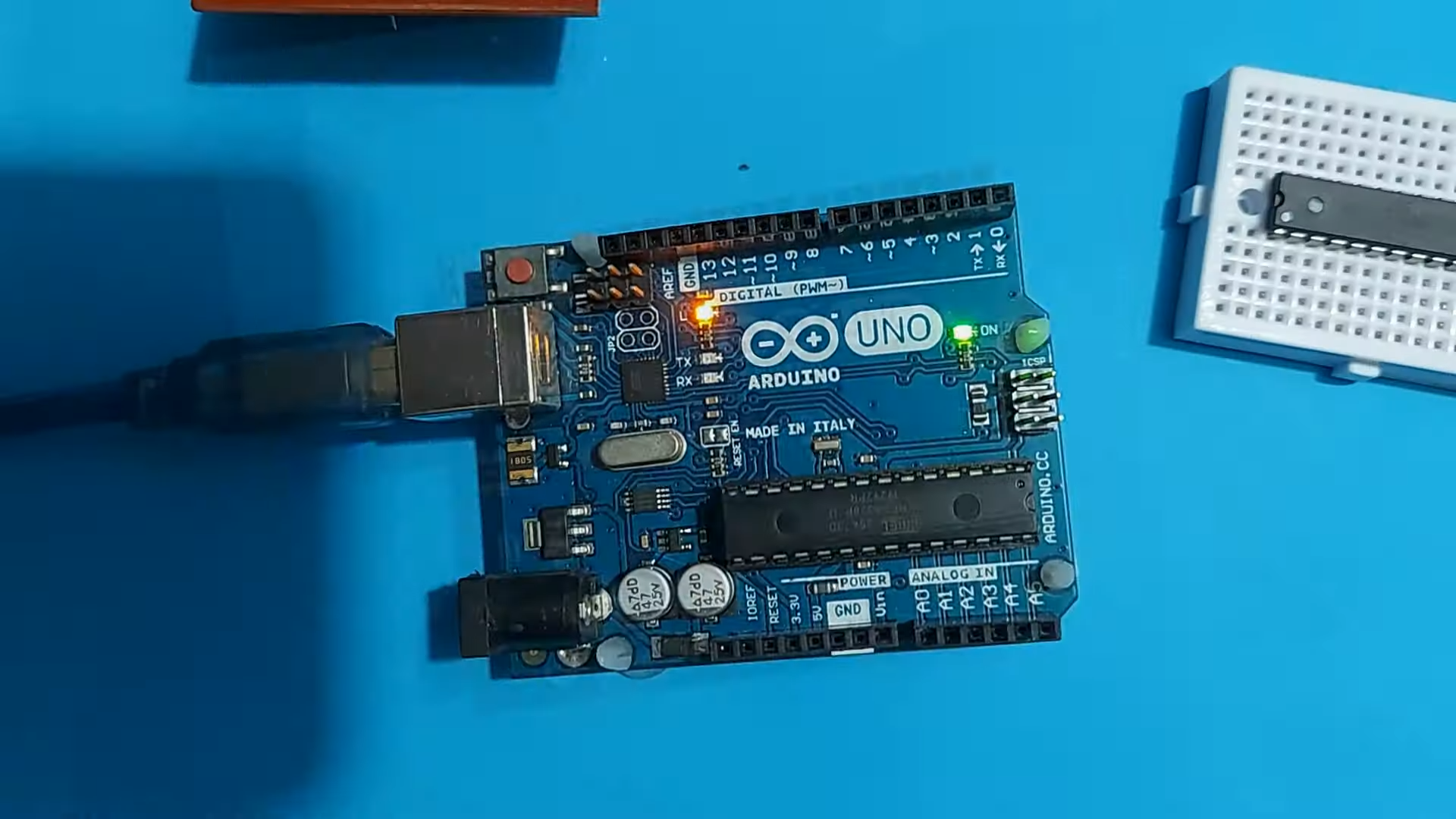 PIC Frequency Counter Project ElectronicsHacks