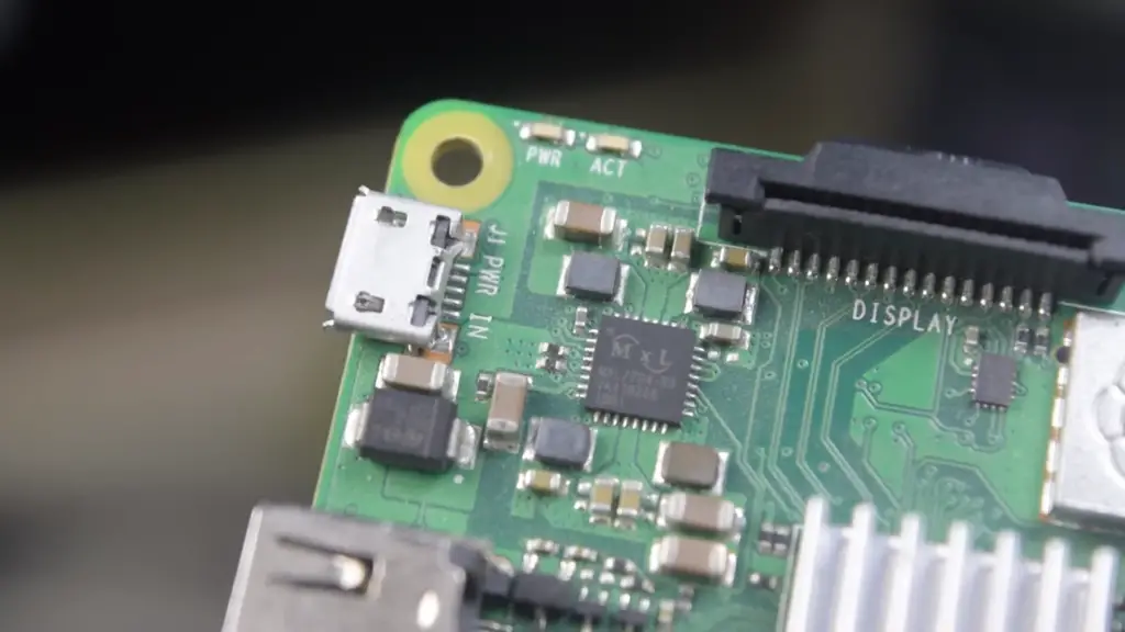The Solution to the Low Voltage Warning on the Raspberry Pi: