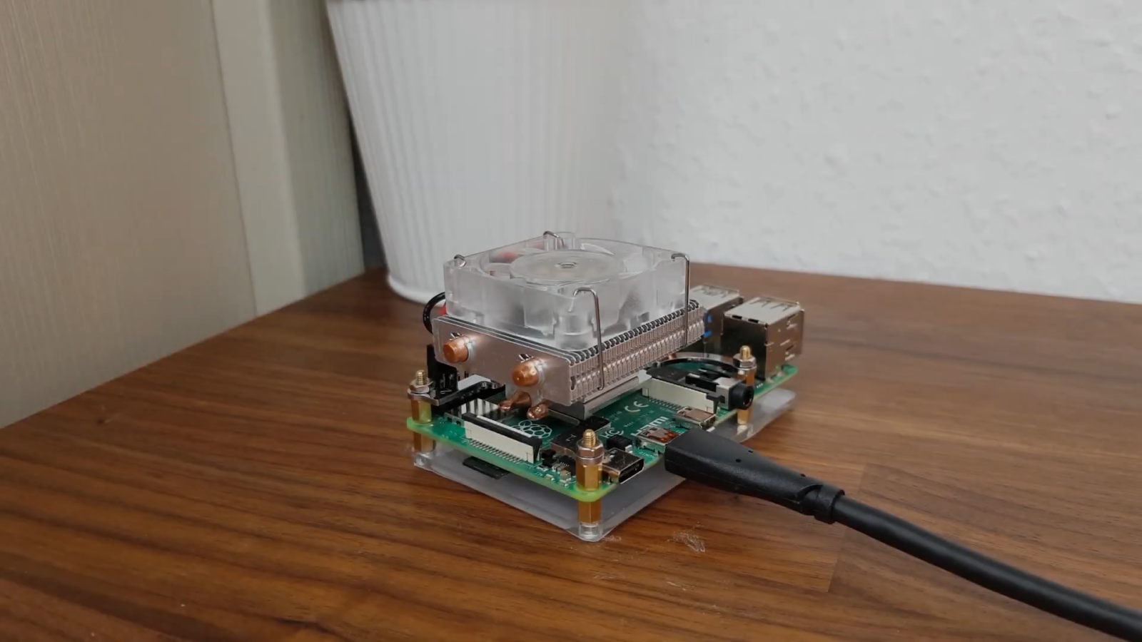 Red and Green Lights on the Raspberry Pi: What Does it Mean ...